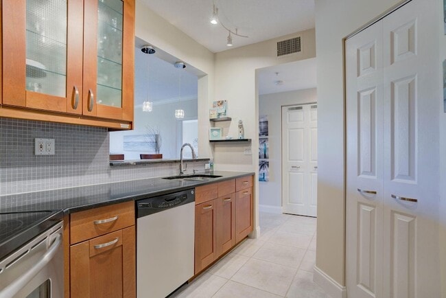 Photo - 500 Uno Lago Dr Unit 404