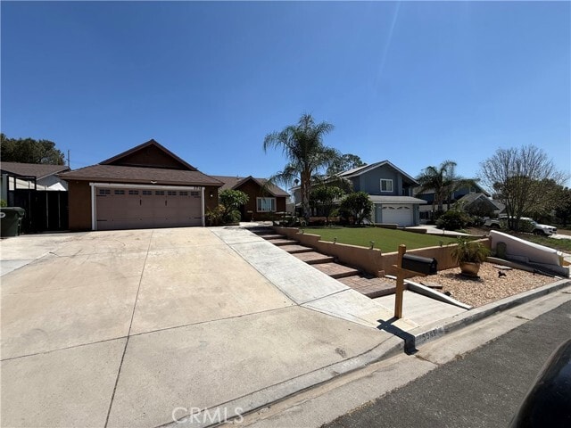 5948 Quiroz Dr