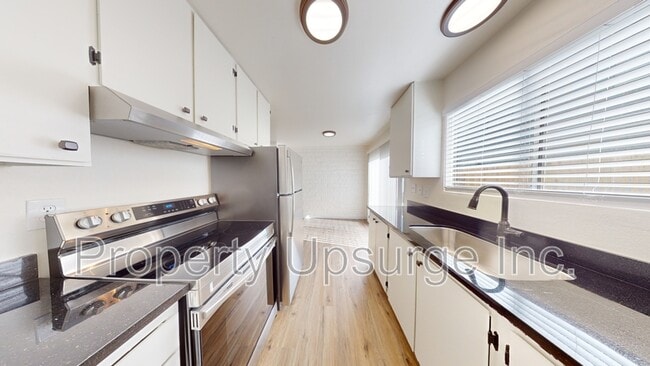 Building Photo - 1710 Bruce Dr Unit 11