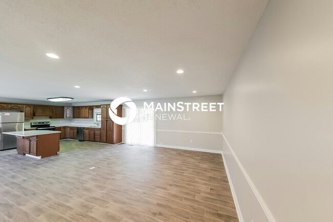 Photo - 3 Bedroom Pet-Friendly Home in MCCALLA, AL with Main Street Renewal