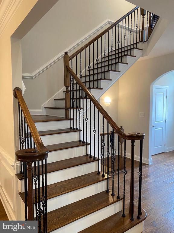 206 Crossing Wy