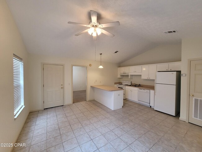 Photo - 5522 Pinetree Ave
