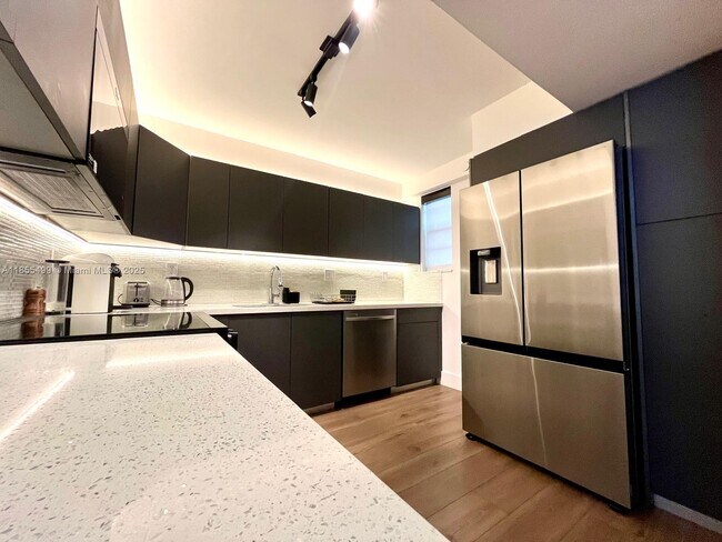 Photo - 6820 Indian Creek Dr Unit 5C