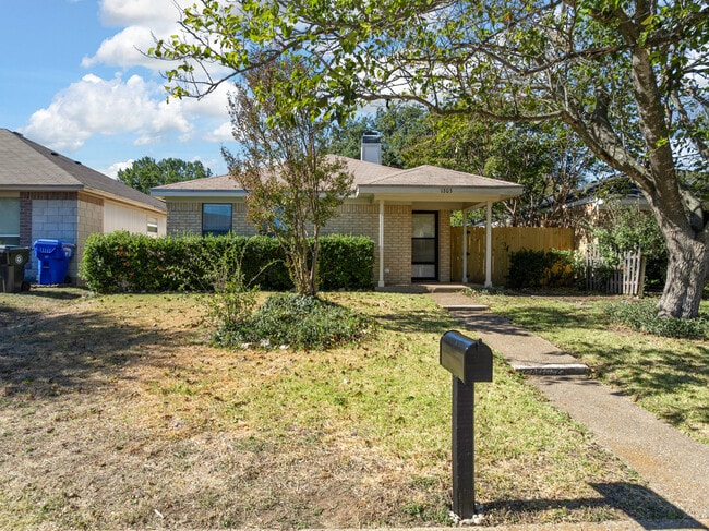 Photo - 1303 Chapel Creek Rd