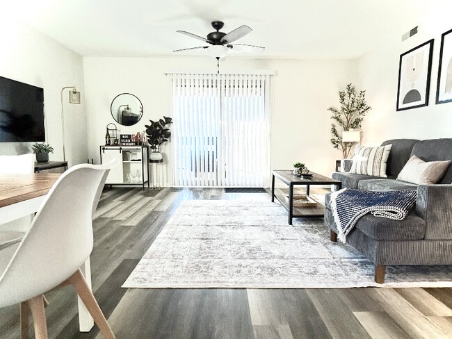 Photo - 174 Turnwood Ln