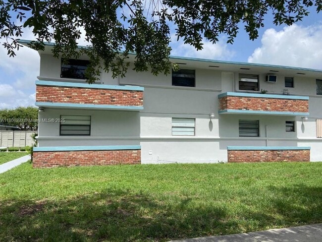 Photo - 4450 SW 67th Ave Unidad B Rental