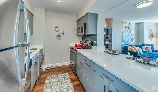 Building Photo - 1715 Chicago Ave Unit 815S Rental