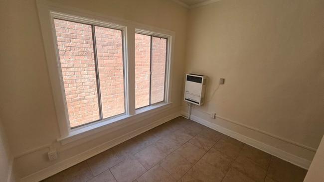 Photo - 239 W 25th St Unidad 6