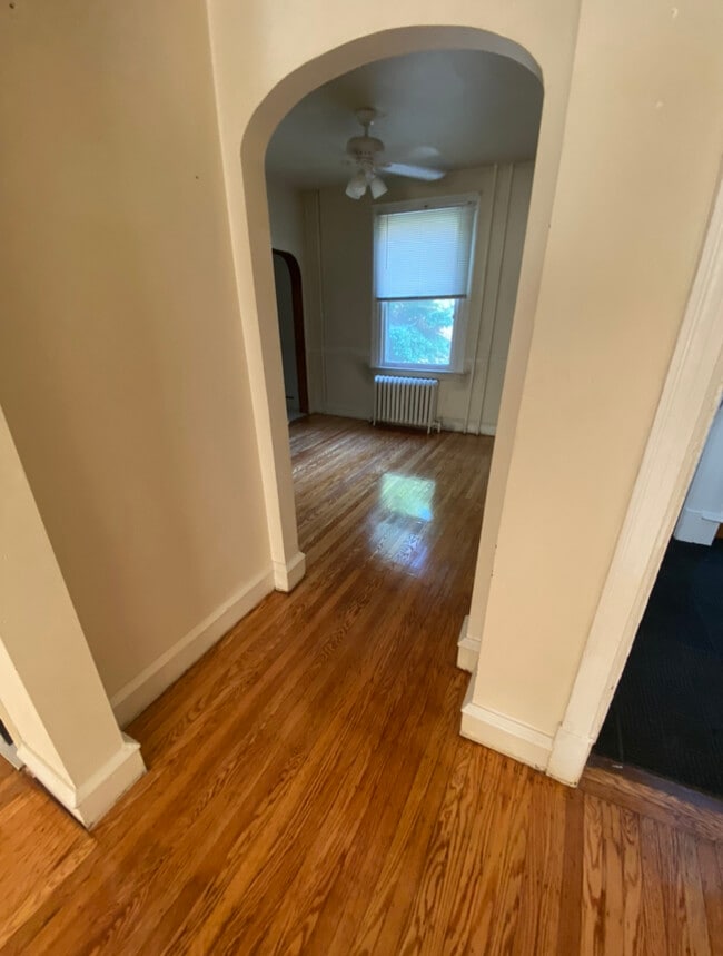 Photo - 214 W Garfield Ave