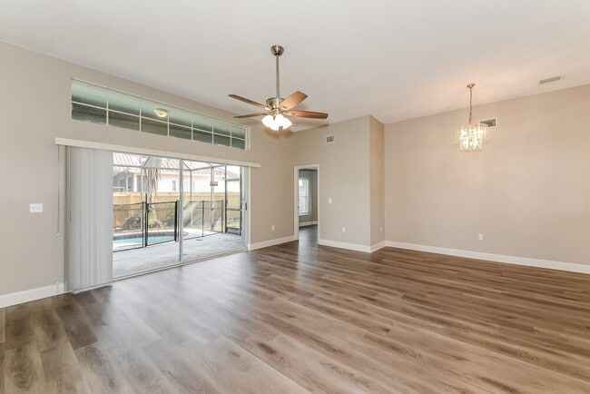 Photo - 7141 40th Ln E