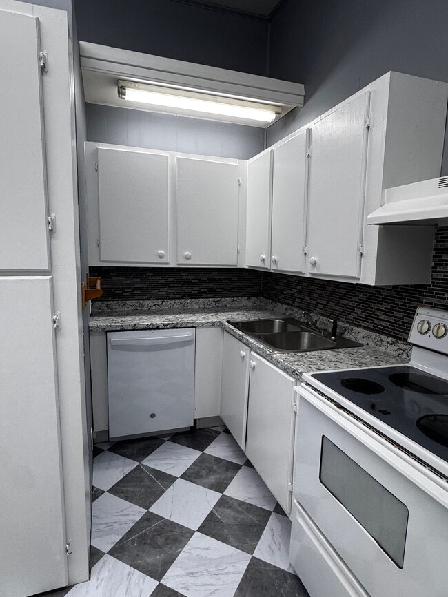 Photo - 20 Elmwood Ave Unit Apt. C
