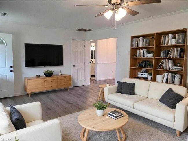 Photo - 932 Gossman Dr