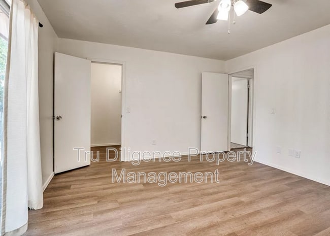 Photo - 8801 St George Way