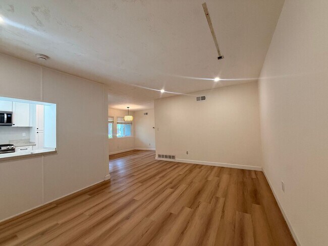 4877-4879 Campanile Dr.