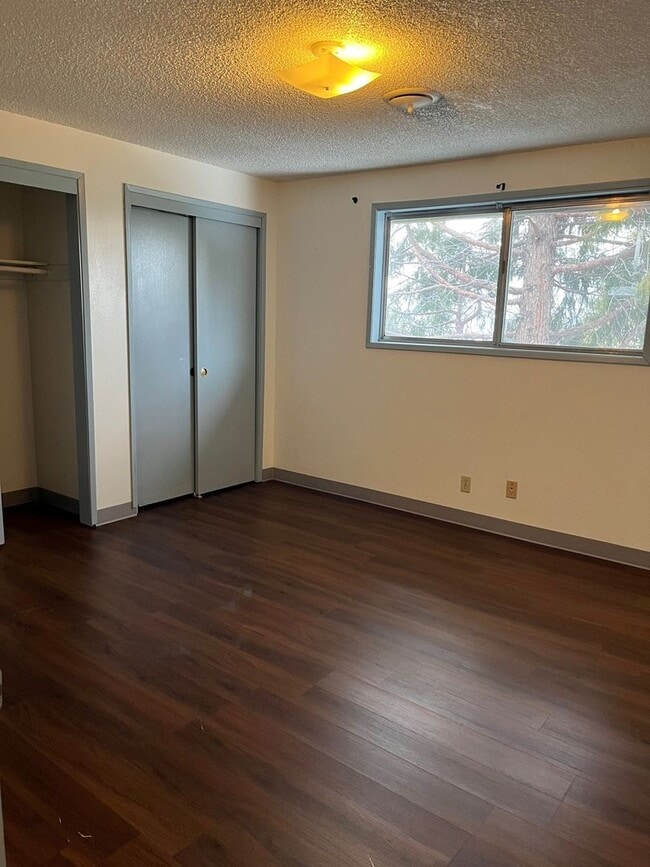 Photo - 2 Bedroom, 1 Bathroom Upstairs Apartment -...