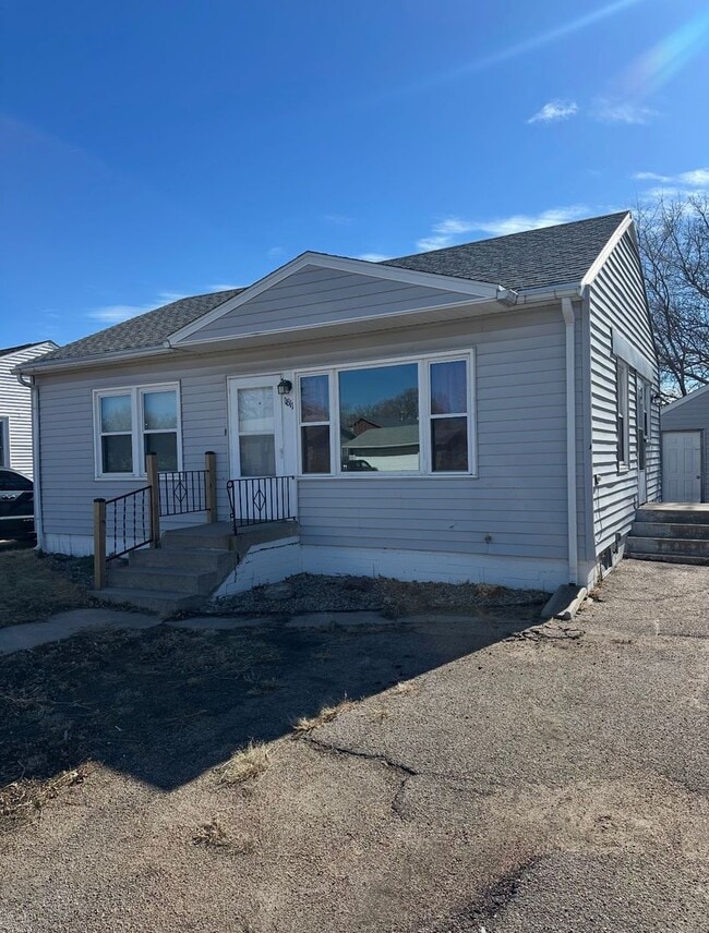 Building Photo - 1811 W 13th St