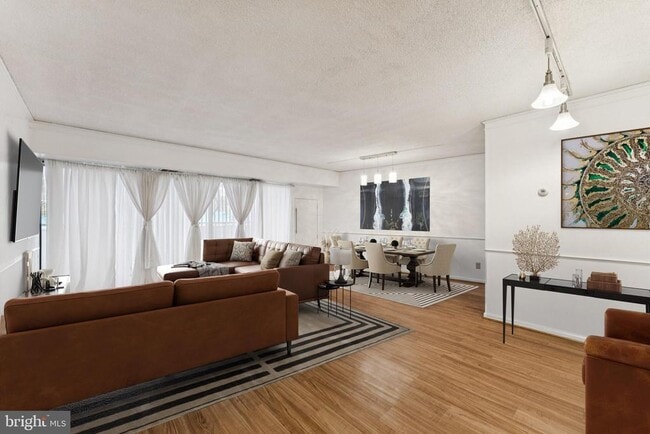 Building Photo - 5300 Columbia Pike Unit 103