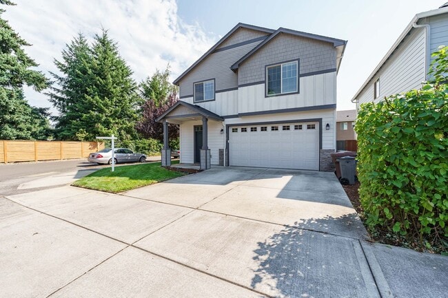 Building Photo - $500 Move In Special  3 Bedroom 2.5 Bath -... Rental