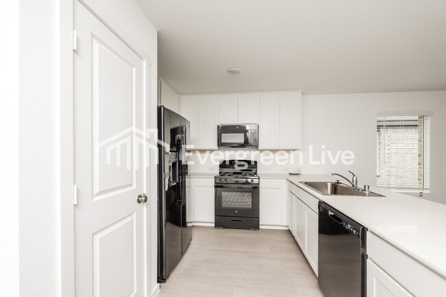 Photo - 1629 Sparrow Hawk Rd