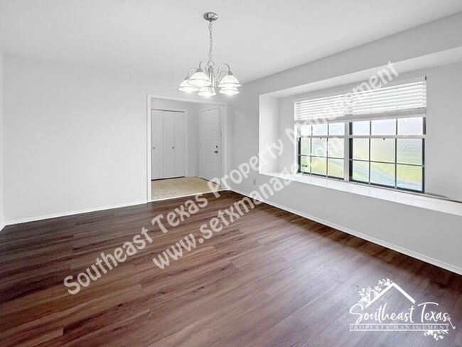 Photo - 1099 Sunmeadow Dr