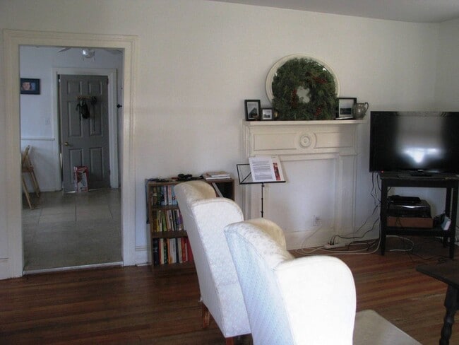 Photo - 903 Grove St