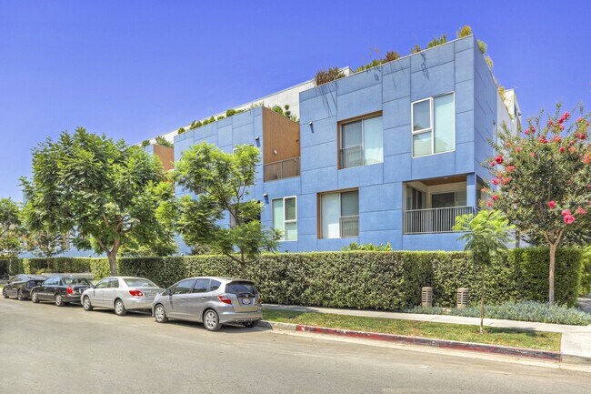 Photo - 855 N Croft Ave Unidad 101