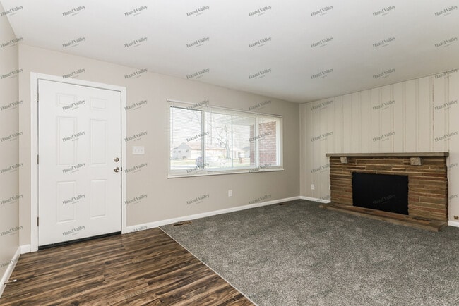 Photo - 4065 Locustwood Dr