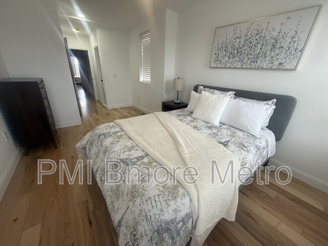 Photo - 1756 E North Ave