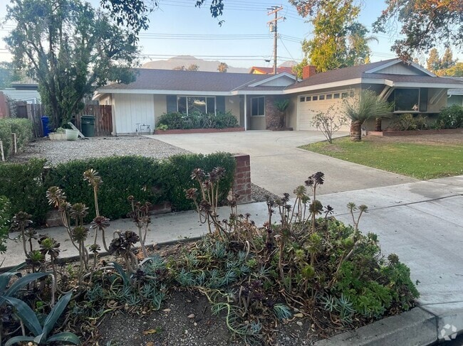 Building Photo - 1251 W Coronado St Rental