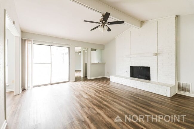 Photo - 1706 St James Dr