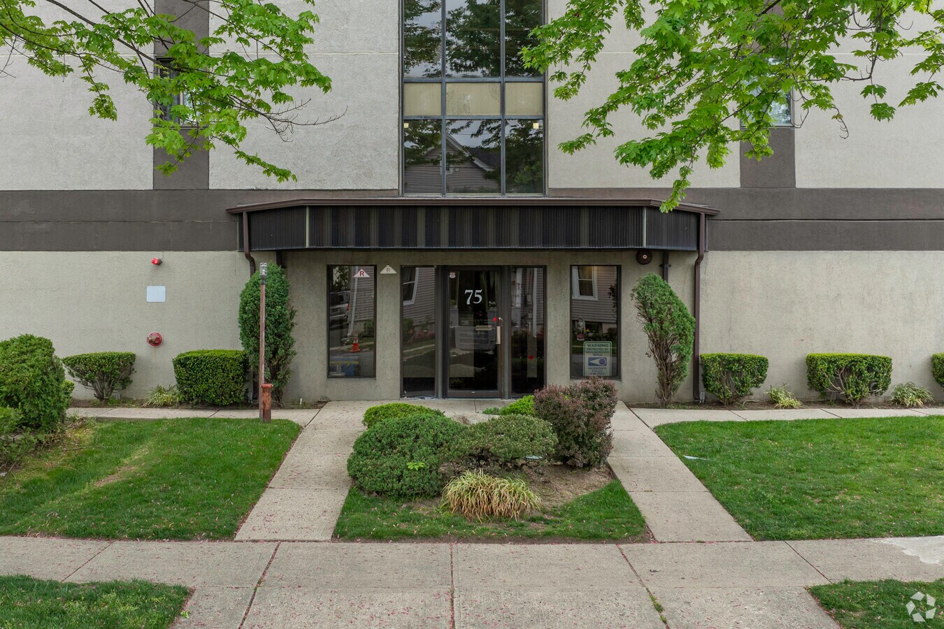 Entrada - 75 Union St