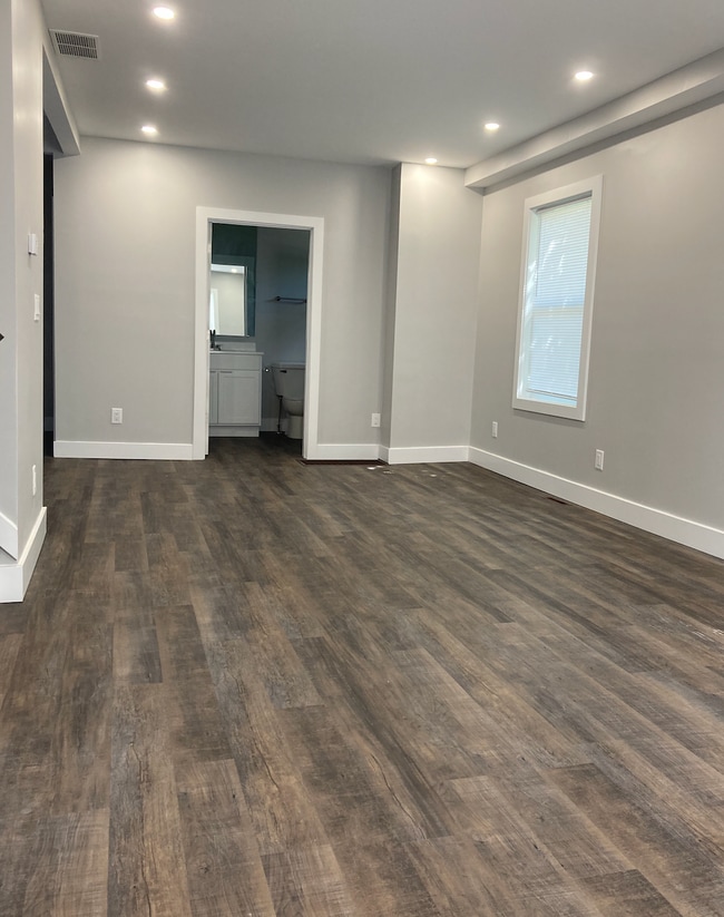 Photo - 1229 E Sorin St