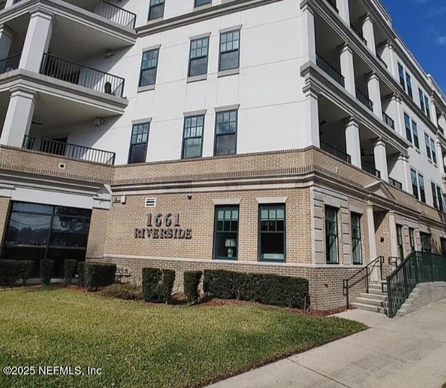 Photo - 1661 Riverside Ave Condo Unit 212