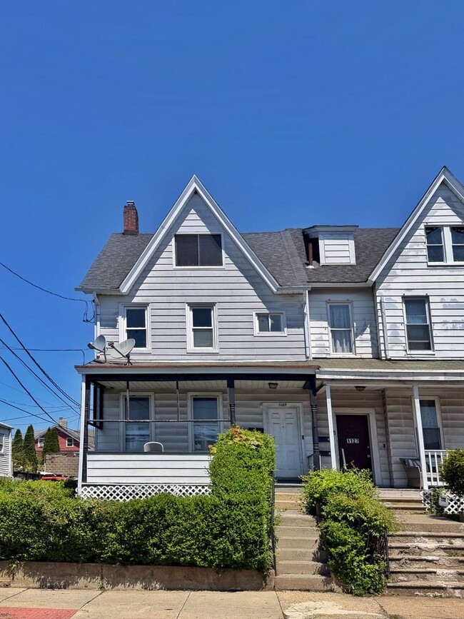 Building Photo - 1129 Butler St Unit 2