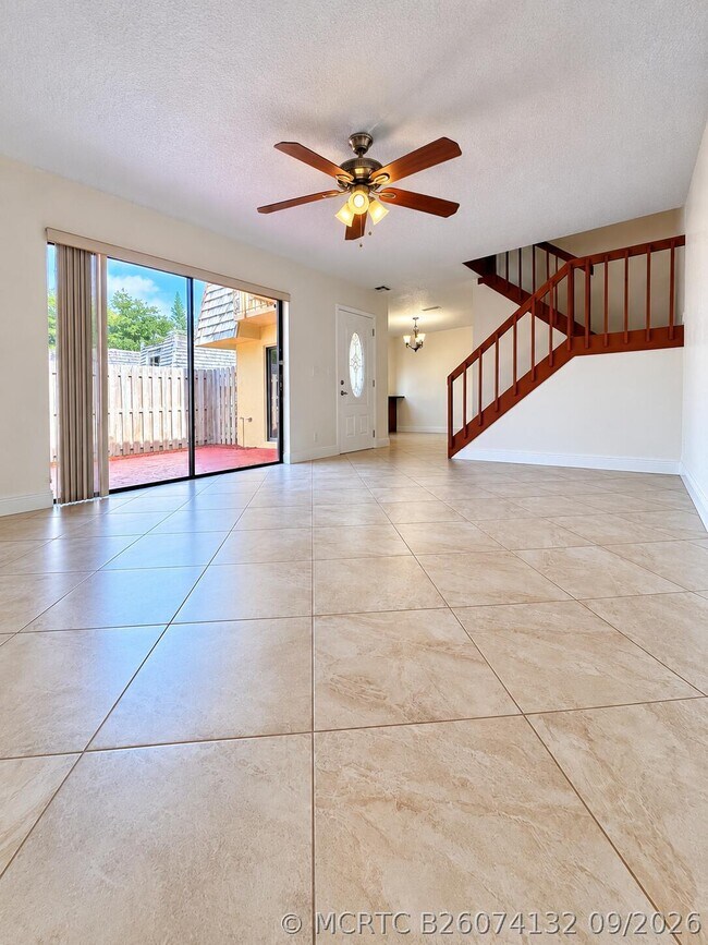 Photo - 165 Lake Arbor Dr