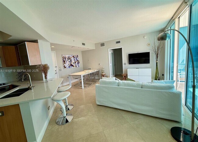 Building Photo - 480 NE 30th St Unit 1505