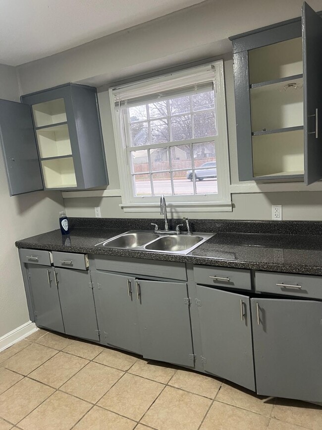 Photo - 747 Whitney Ave