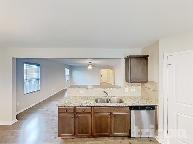 Photo - 5008 Shorthorn Way