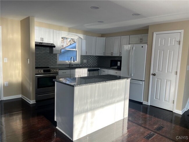 Photo - 7650 Commodore Cir