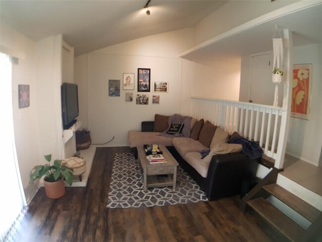 Photo - 1510 Rockdale Cir