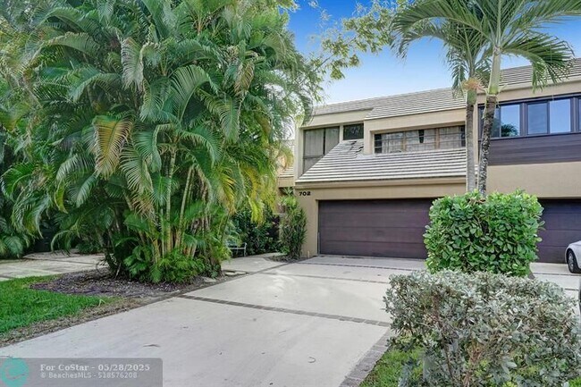 Photo - 702 St Albans Dr Townhome