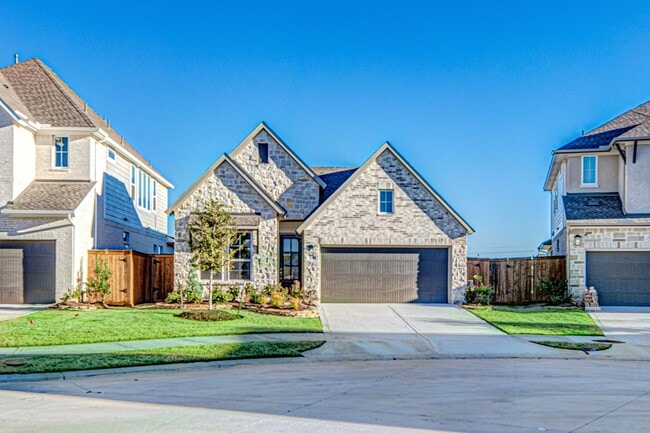 Building Photo - 26319 Camden Cyn Ave