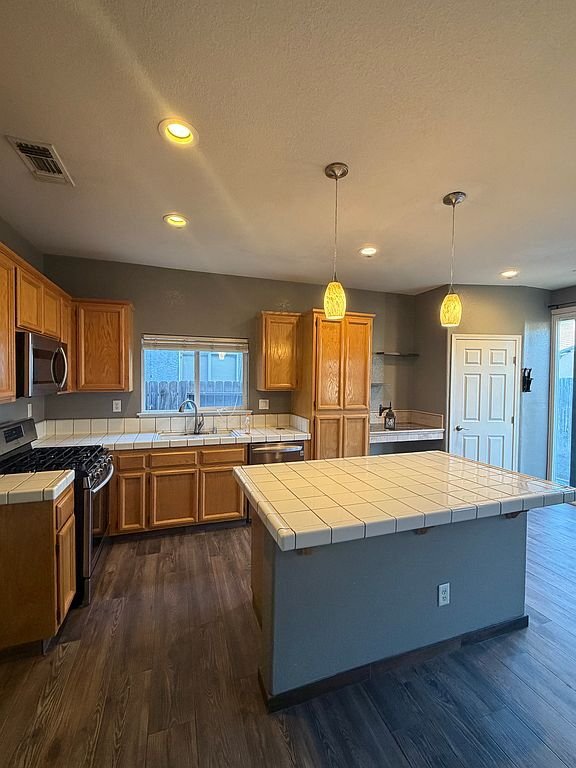Photo - 1091 Twins Way
