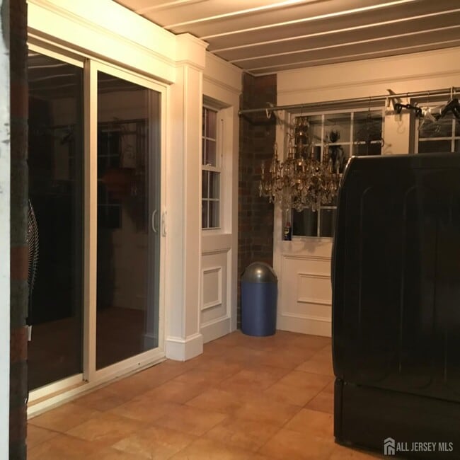 Photo - 354 Alpine St