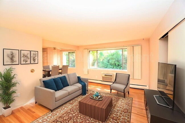Photo - 146 Woodhill Dr Unit 6