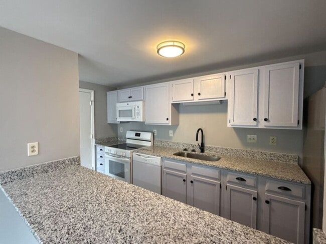 Photo - University - T.R. Lawing Realty Property