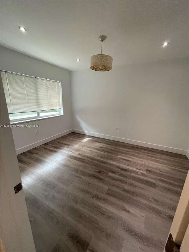 Photo - 3931 Garden Ave Unit 3931