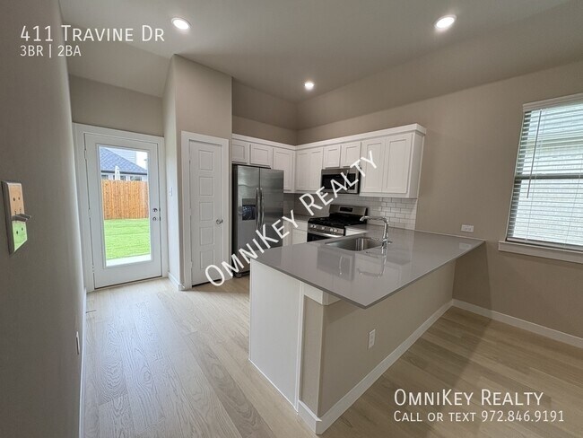 Photo - 411 Travine Dr