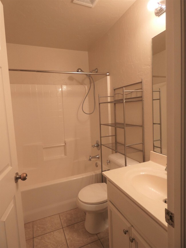 Photo - 4220 Manhattan Dr