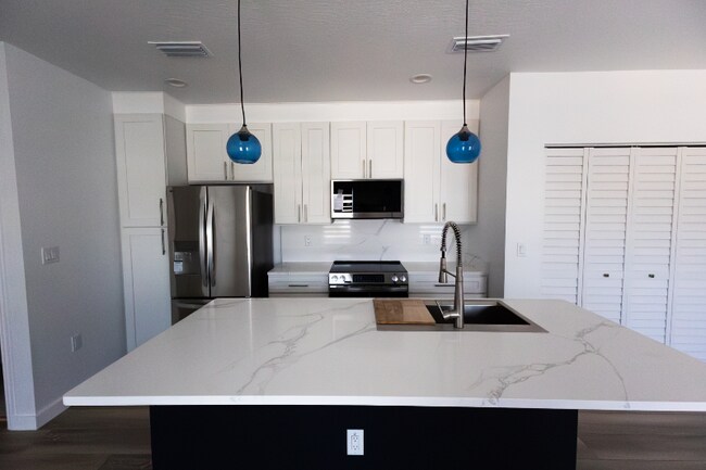 Photo - 527 N Garden Ave Unit 527 N Garden Ave. Apt 4